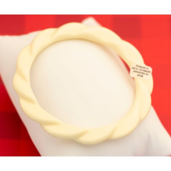 Vintage Boho Beige Bangle Bracelet by West Germany for Avon 8 Inches - O4 - Picture 2 of 4